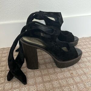 Very Volatile black satin 4 in heels